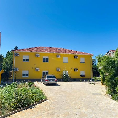 Spacious Apartment Close To The Sea In Kastel Luksic Kaštela Exterior foto