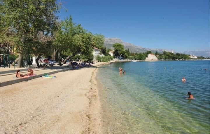 Spacious Apartment Close To The Sea In Kastel Luksic Kaštela Exterior foto